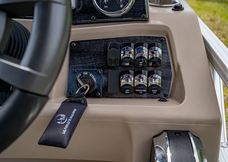 Slide: The Image of Tahoe Sport Rear Fish 2025 - 21