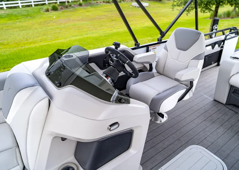 Slide: The Image of Tahoe LTZ Rear Lounger 2025 - 11