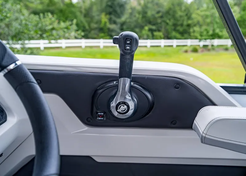 Slide: The Image of Tahoe LTZ Rear Lounger 2025 - 17