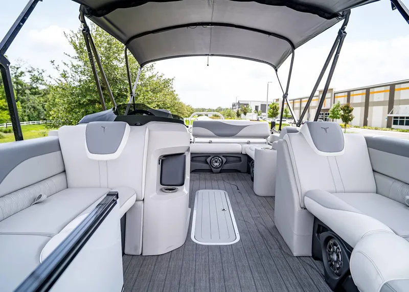 Slide: The Image of Tahoe LTZ Rear Lounger 2025 - 7