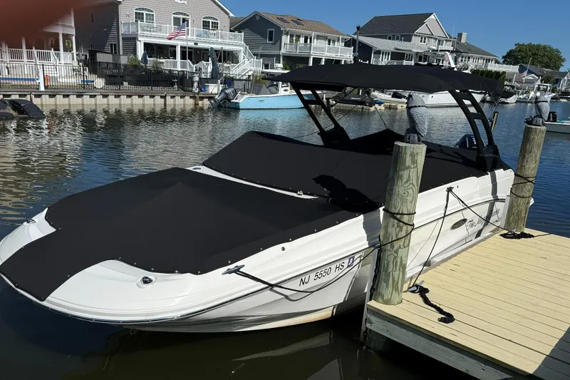 Slide: The Image of Sea Ray 250 SDX OB 2024 - 22