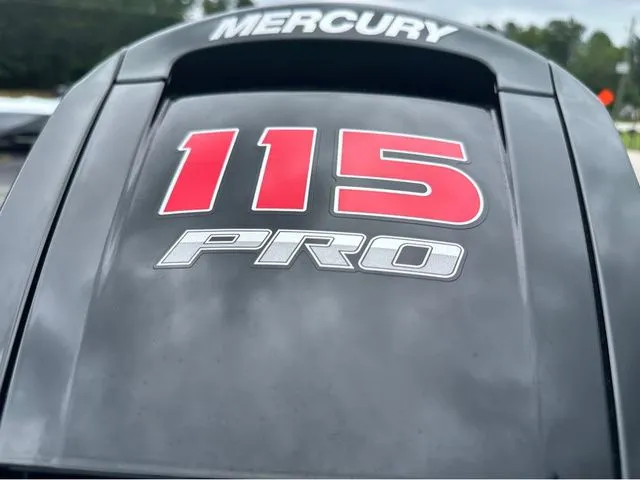 Slide: The Image of Tracker Pro Team 190 TX 2021 - 10