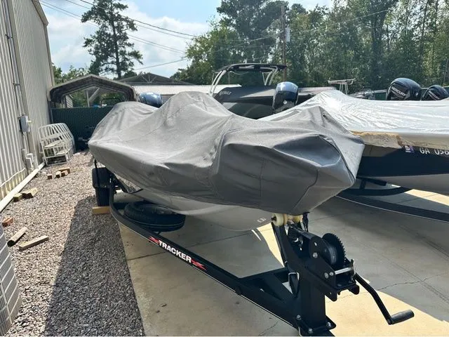 Slide: The Image of Tracker Pro Team 190 TX 2021 - 11