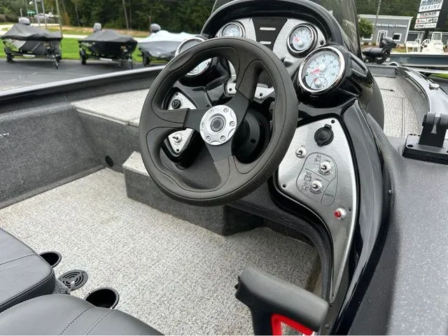 Slide: The Image of Tracker Pro Team 190 TX 2021 - 3