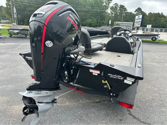 Slide: The Image of Tracker Pro Team 190 TX 2021 - 9