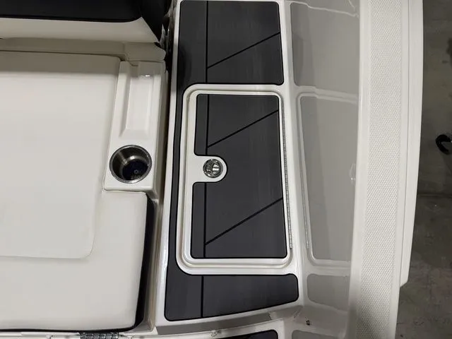 Slide: The Image of Bayliner DX 2250 2023 - 10