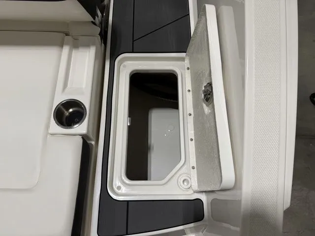 Slide: The Image of Bayliner DX 2250 2023 - 11