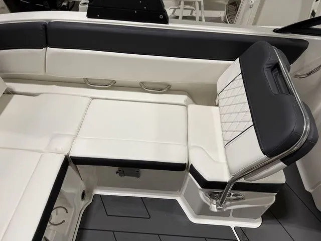 Slide: The Image of Bayliner DX 2250 2023 - 16