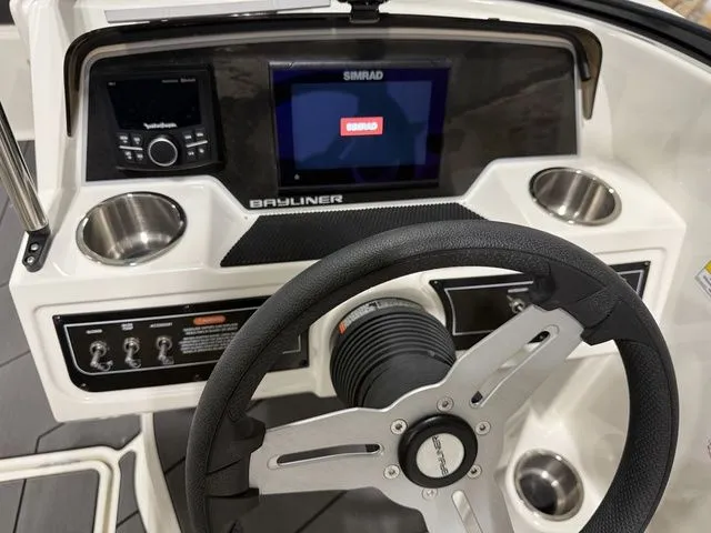 Slide: The Image of Bayliner DX 2250 2023 - 20