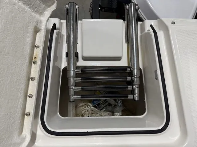 Slide: The Image of Bayliner DX 2250 2023 - 24