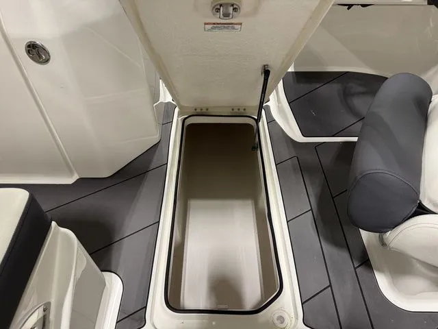 Slide: The Image of Bayliner DX 2250 2023 - 27