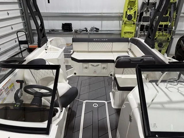 Slide: The Image of Bayliner DX 2250 2023 - 28