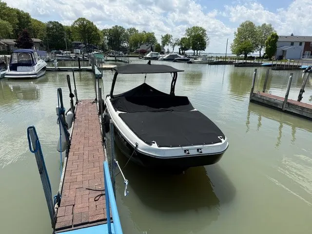 Slide: The Image of Bayliner DX 2250 2023 - 6