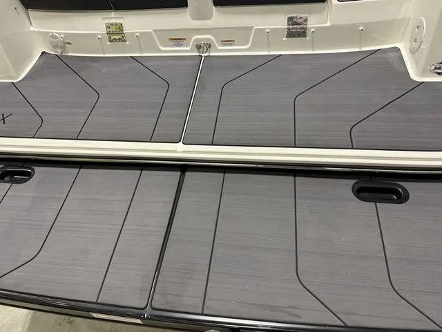 Slide: The Image of Bayliner DX 2250 2023 - 7