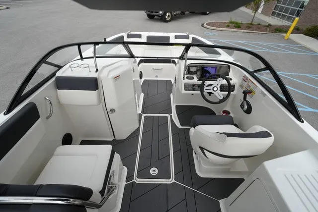Slide: The Image of Bayliner DX 2250 2023 - 17