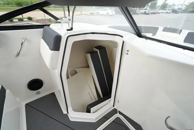 Slide: The Image of Bayliner DX 2250 2023 - 19