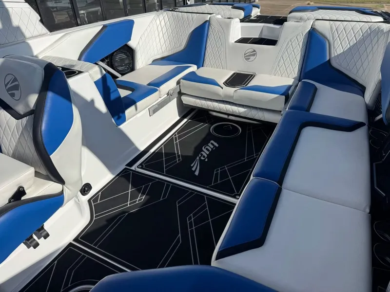 Slide: The Image of Tigé 24RZX 2023 - 14