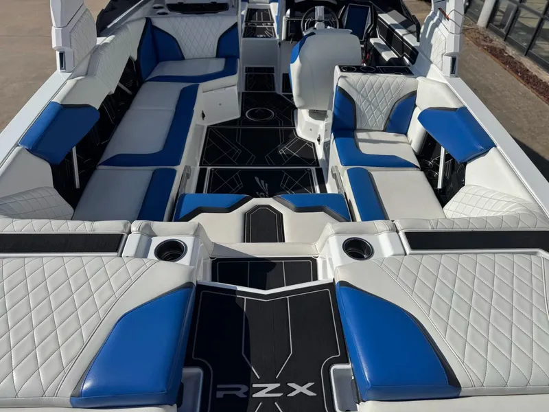 Slide: The Image of Tigé 24RZX 2023 - 8