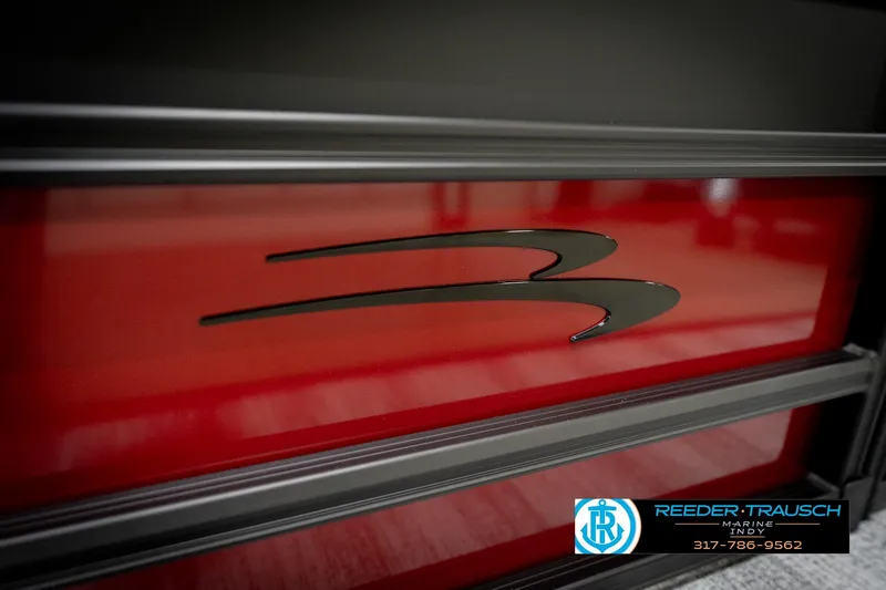 Slide: The Image of 2026 Bennington 22 SLJ logo on red background, Reeder-Trausch Marine contact details. - 48