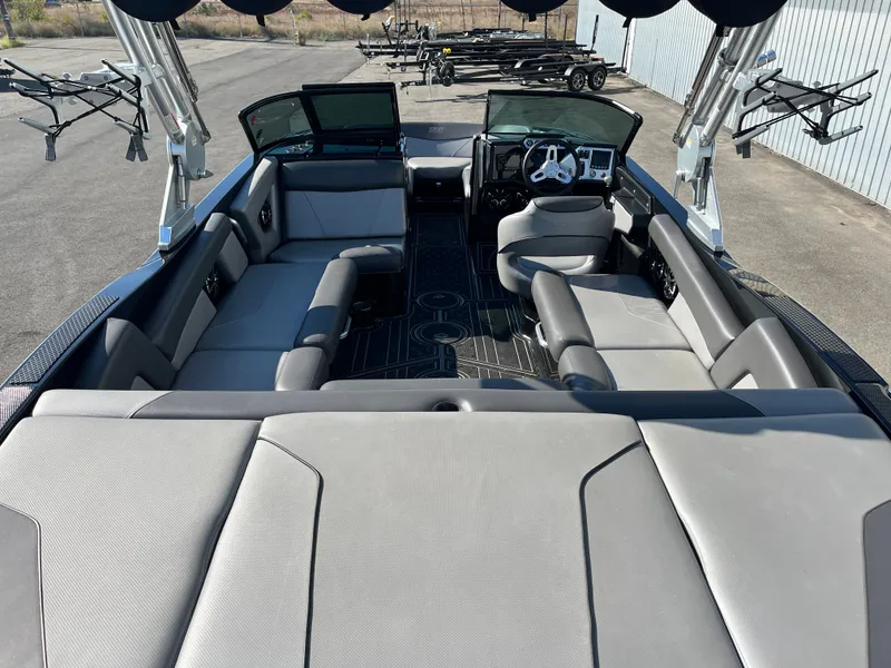 Slide: The Image of MasterCraft NXT22 2019 - 11