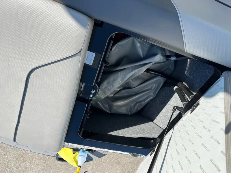 Slide: The Image of MasterCraft NXT22 2019 - 19