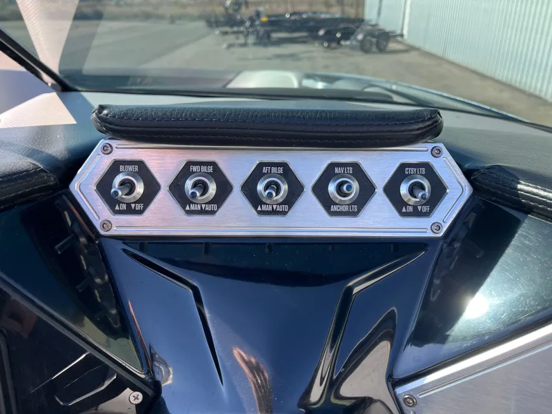 Slide: The Image of MasterCraft NXT22 2019 - 25