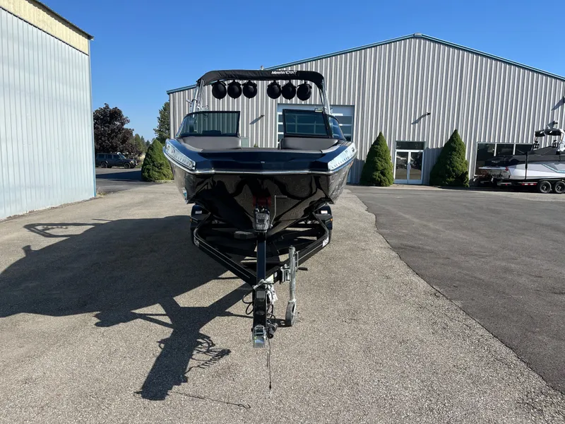 Slide: The Image of MasterCraft NXT22 2019 - 3