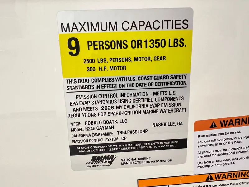 Slide: The Image of Robalo ROBALO 246 2026 - 18