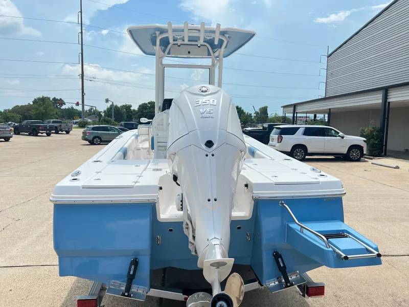 Slide: The Image of Robalo ROBALO 246 2026 - 6