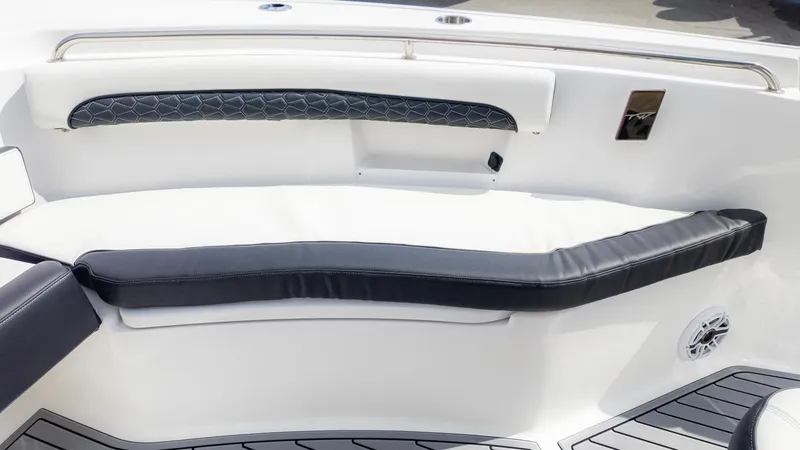 Slide: The Image of Tidewater 232 LXF 2026 - 16