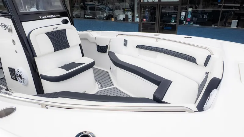 Slide: The Image of Tidewater 232 LXF 2026 - 19