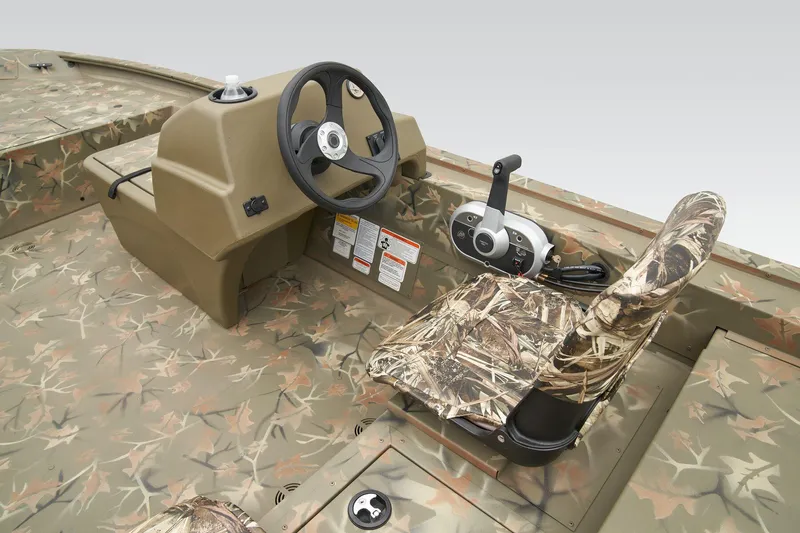 Slide: The Image of Tracker Grizzly 1754 SC 2026 - 22