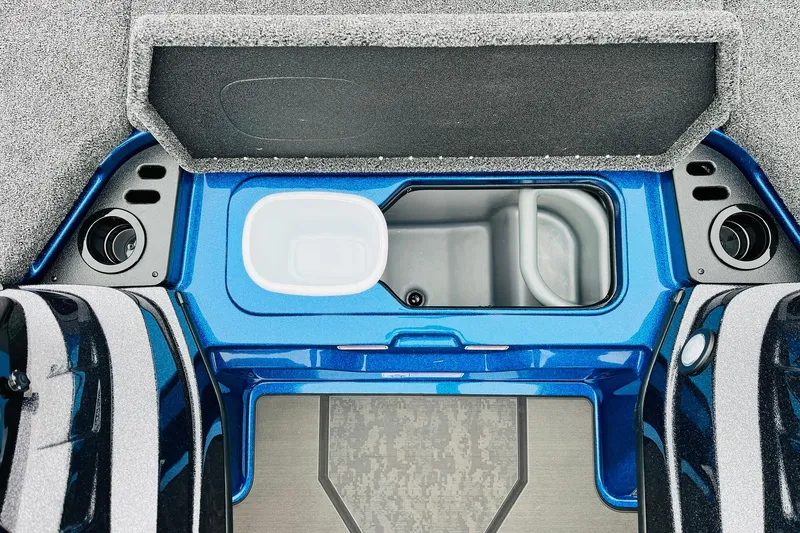 Slide: The Image of 2026 Nitro Z21 XL Pro boat interior with storage compartment and cup holders. - 89