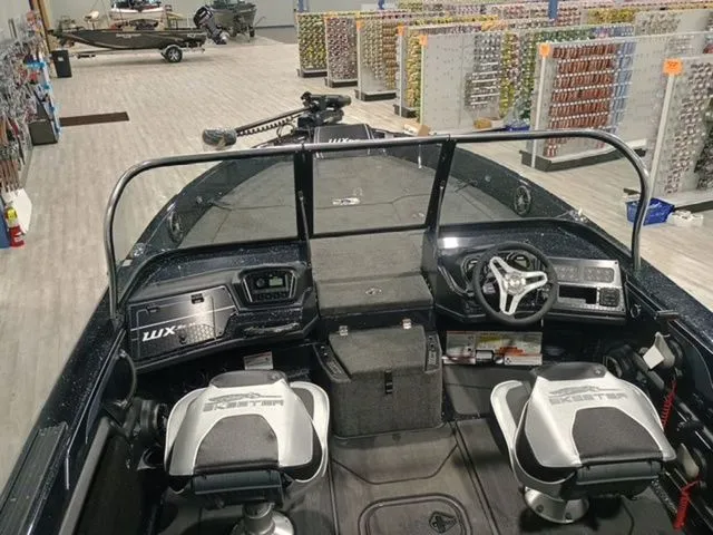 Slide: The Image of Skeeter WX2200 2025 - 3