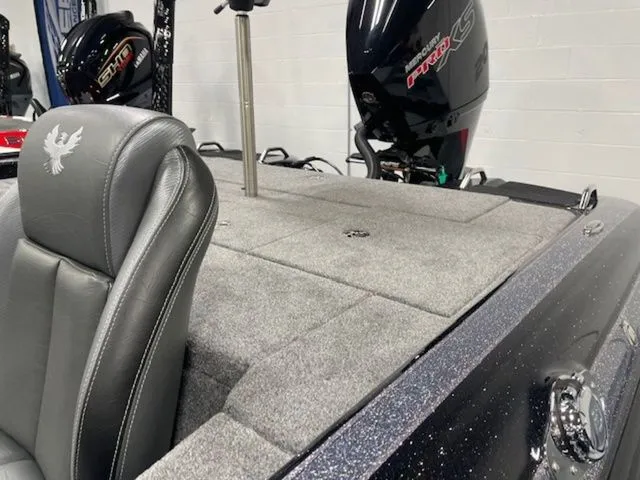 Slide: The Image of Phoenix Bass Boat 819 ZXL 2025 - 13