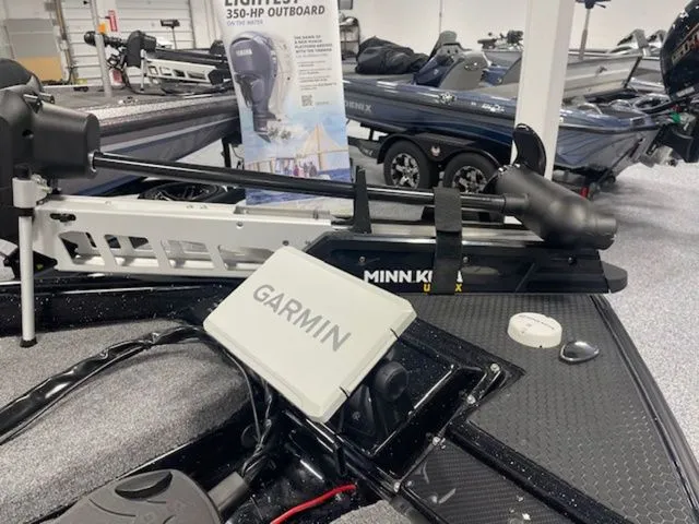 Slide: The Image of Phoenix Bass Boat 819 ZXL 2025 - 4