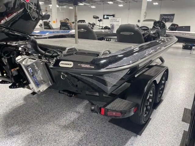 Slide: The Image of Phoenix Bass Boat 819 ZXL 2025 - 8