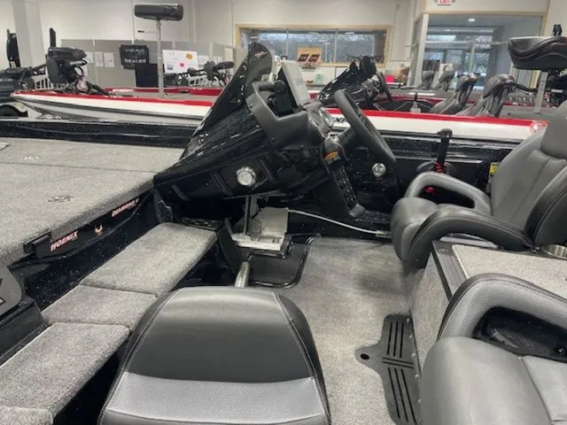 Slide: The Image of Phoenix Bass Boat 819 ZXL 2025 - 9