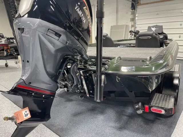 Slide: The Image of Phoenix Bass Boat 721 ZXL 2026 - 10