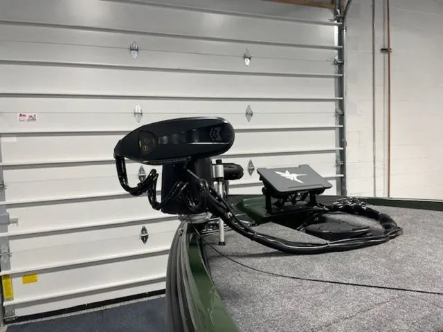 Slide: The Image of Phoenix Bass Boat 721 ZXL 2026 - 12