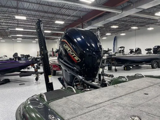 Slide: The Image of Phoenix Bass Boat 721 ZXL 2026 - 4