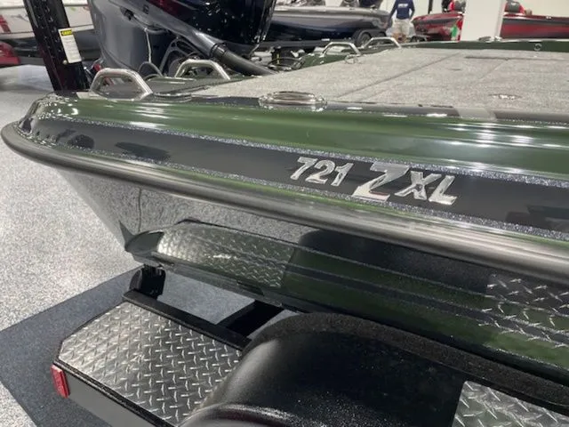 Slide: The Image of Phoenix Bass Boat 721 ZXL 2026 - 5