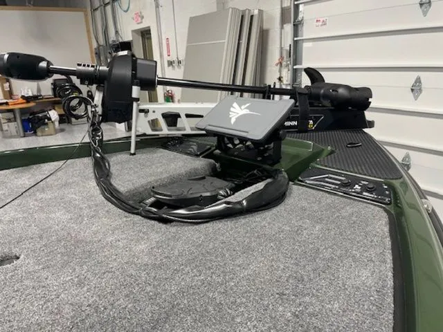 Slide: The Image of Phoenix Bass Boat 721 ZXL 2026 - 9