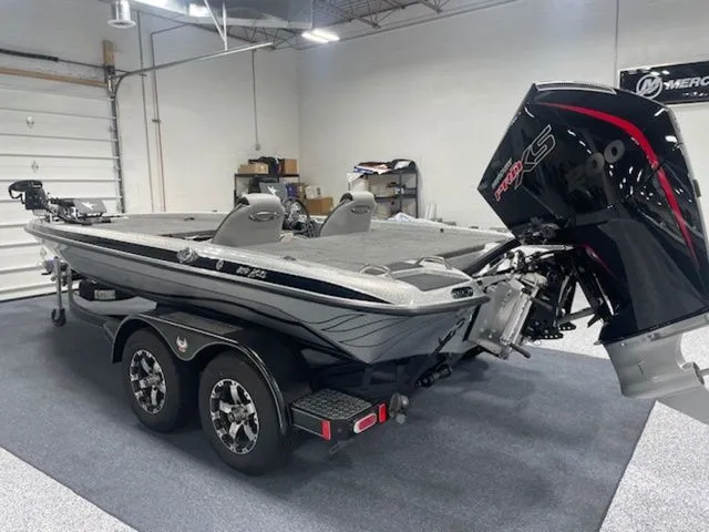 Slide: The Image of Phoenix Bass Boat 819 ZXL 2026 - 12