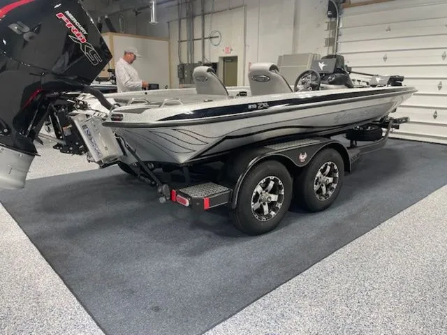 Slide: The Image of Phoenix Bass Boat 819 ZXL 2026 - 3