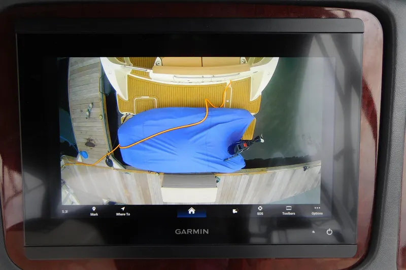 Slide: The Image of Overhead view of a 2009 Meridian 391 Sedan on a Garmin display. - 24