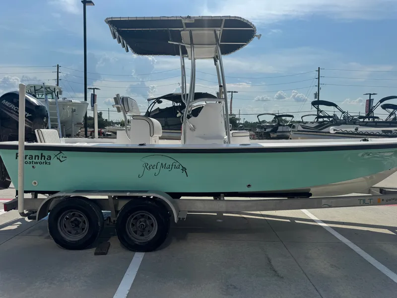 Slide: The Image of Piranha Casador B2200 2018 - 10