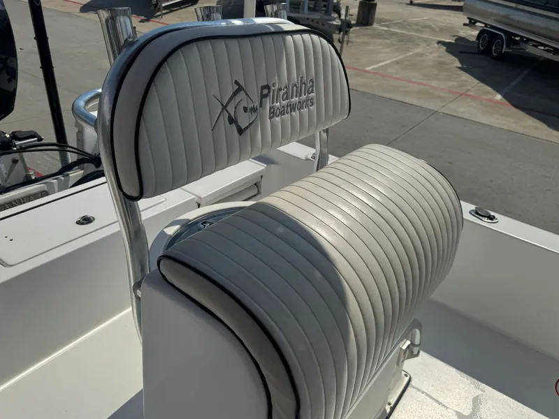 Slide: The Image of Piranha Casador B2200 2018 - 15