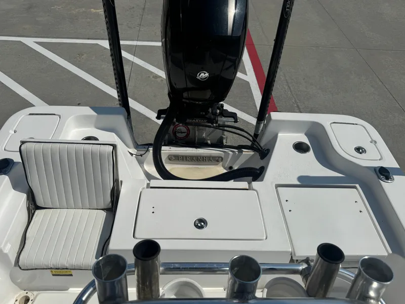 Slide: The Image of Piranha Casador B2200 2018 - 16