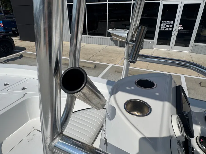 Slide: The Image of Piranha Casador B2200 2018 - 37